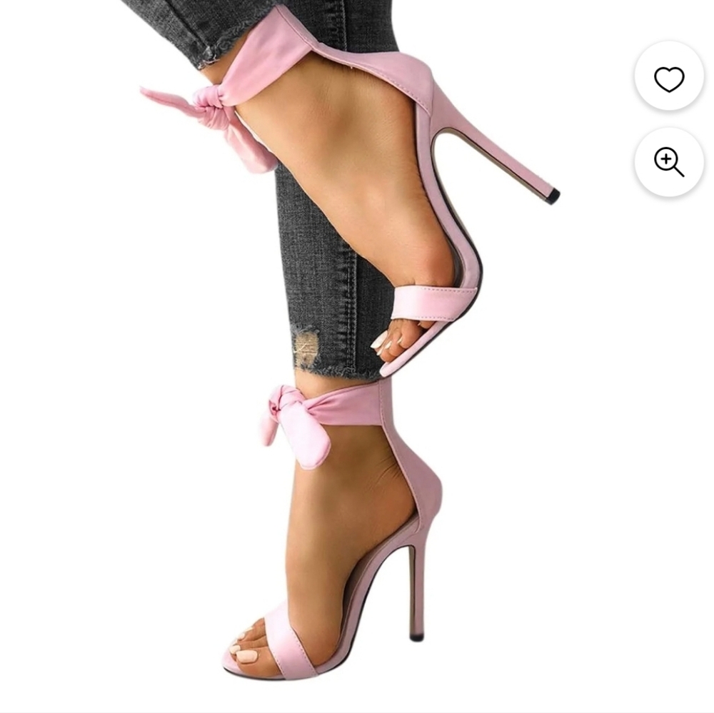 NIB Pink Suede Heels Sz 39